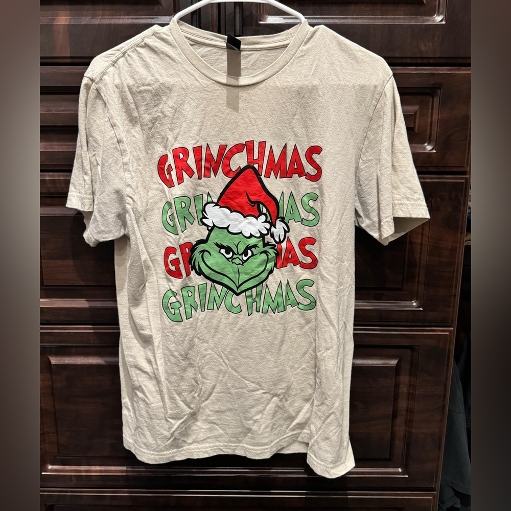 Grinchmas Graphic T-Shirt unisex MEDIUM